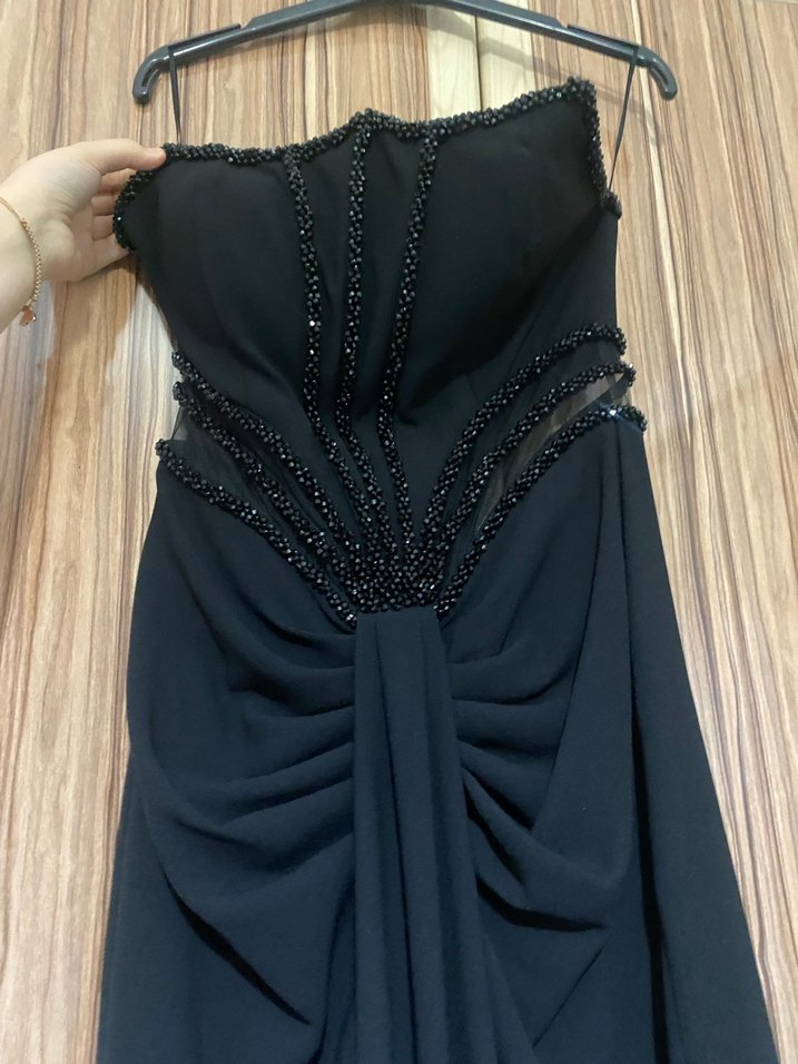 Siyah Straplez Uzun Nakışlı Abiye Elbise sadece 1 kere giyildi - Görsel 2