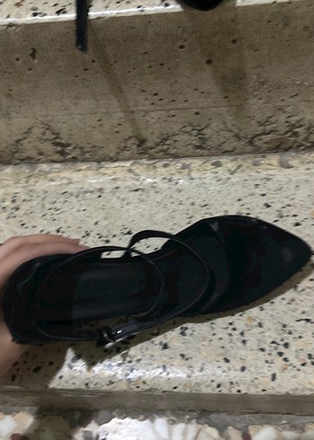 37 Beden Siyah Gotik Tokalı Kadın Topuklu Ayakkabı