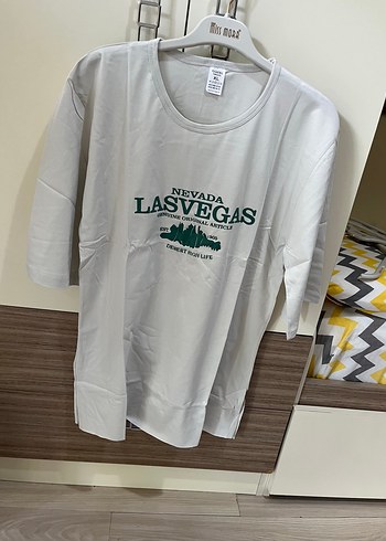 Renkli Baskılı Beyaz Kadın Tişört - Görsel 2