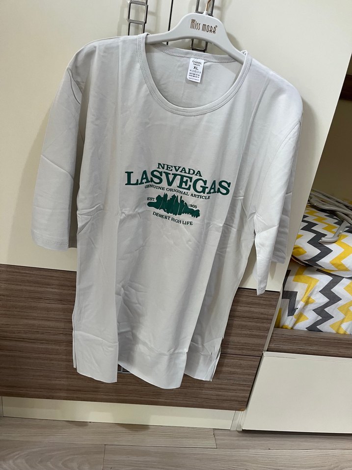 Renkli Baskılı Beyaz Kadın Tişört - Görsel 2