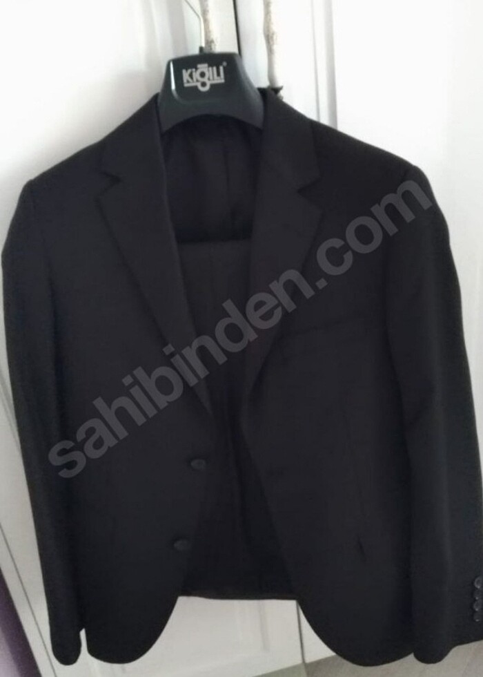 Kiğılı siyah takım elbise ve kravat - Görsel 3