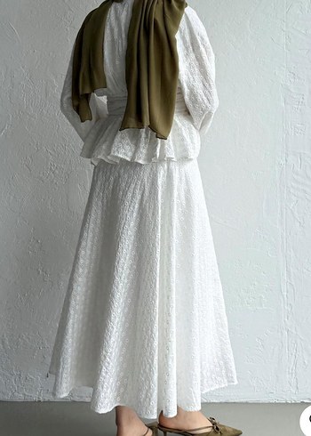 Beyaz Nakışlı takım elbise - Görsel 4