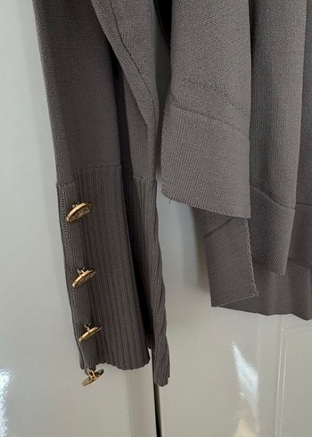 Gri Düğmeli Kadın Uzun Kollu Kazak - Görsel 3