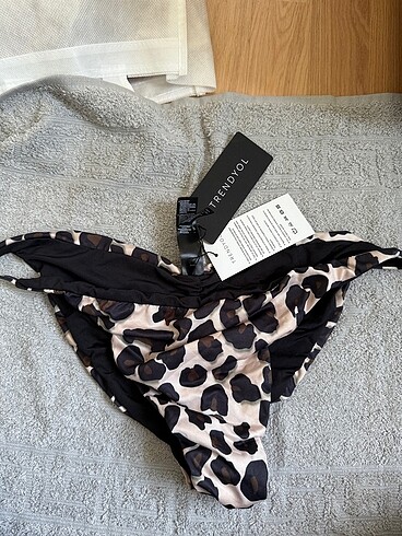 kadin bikini alti leopar
