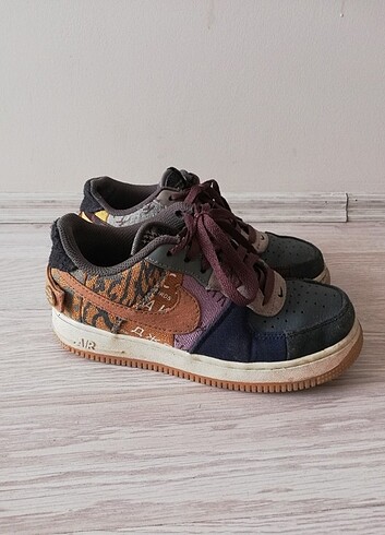 Nike travis