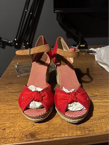 Tommy Hilfiger Topuklu 37