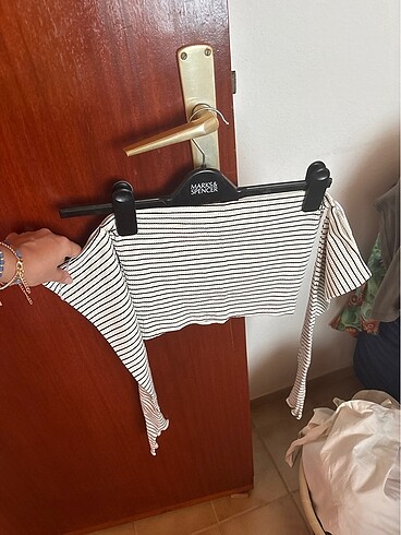 Omzu açık crop uzun kollu S beden Stradivarius