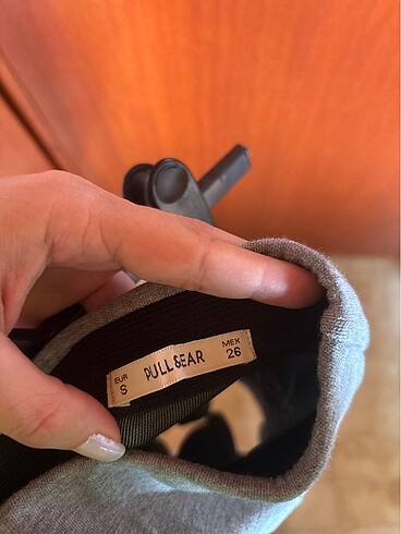 s Beden Gri etek pull and bear S