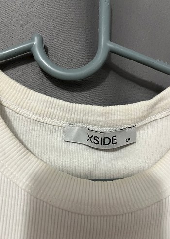 Beyaz Kolsuz Baskılı Üst crop - Görsel 2