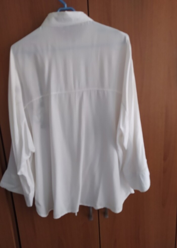 yazlık nakış desenli beyaz gömlek.  - Görsel 3