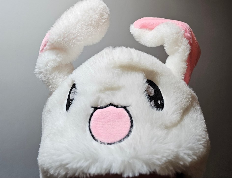 Kulaklari Hareket Eden Peluş Şapka - Görsel 4