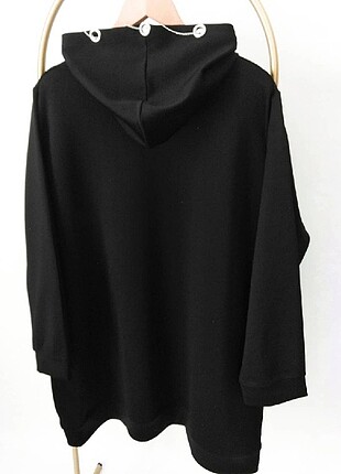 Etiketli tasarım sweatshirt