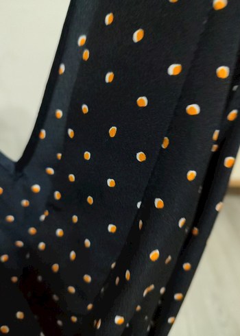 Siyah Puantiyeli V Yaka Kemerli Mini Tulum - Görsel 7