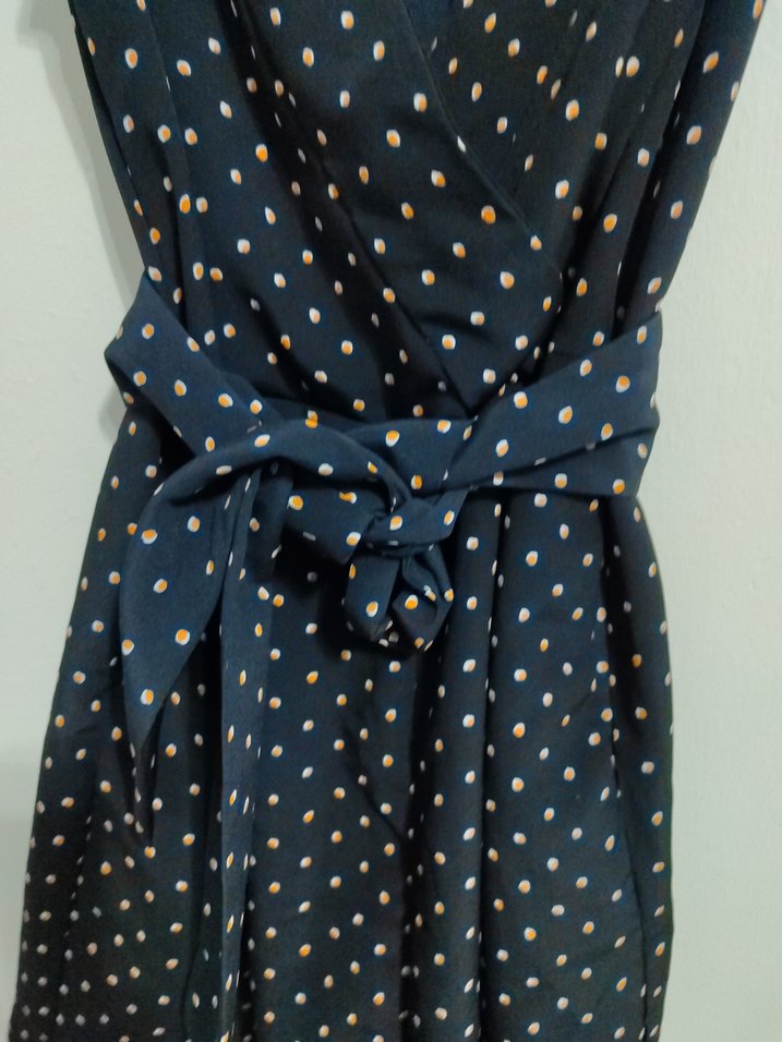 Siyah Puantiyeli V Yaka Kemerli Mini Tulum - Görsel 4