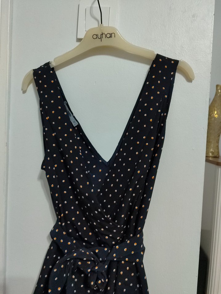 Siyah Puantiyeli V Yaka Kemerli Mini Tulum - Görsel 2