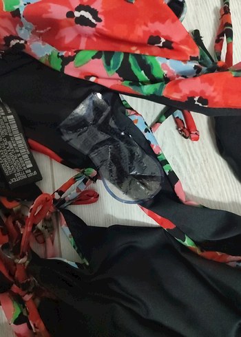 Kırmızı Çiçek Desenli Volanlı Mini Mayo - Görsel 6