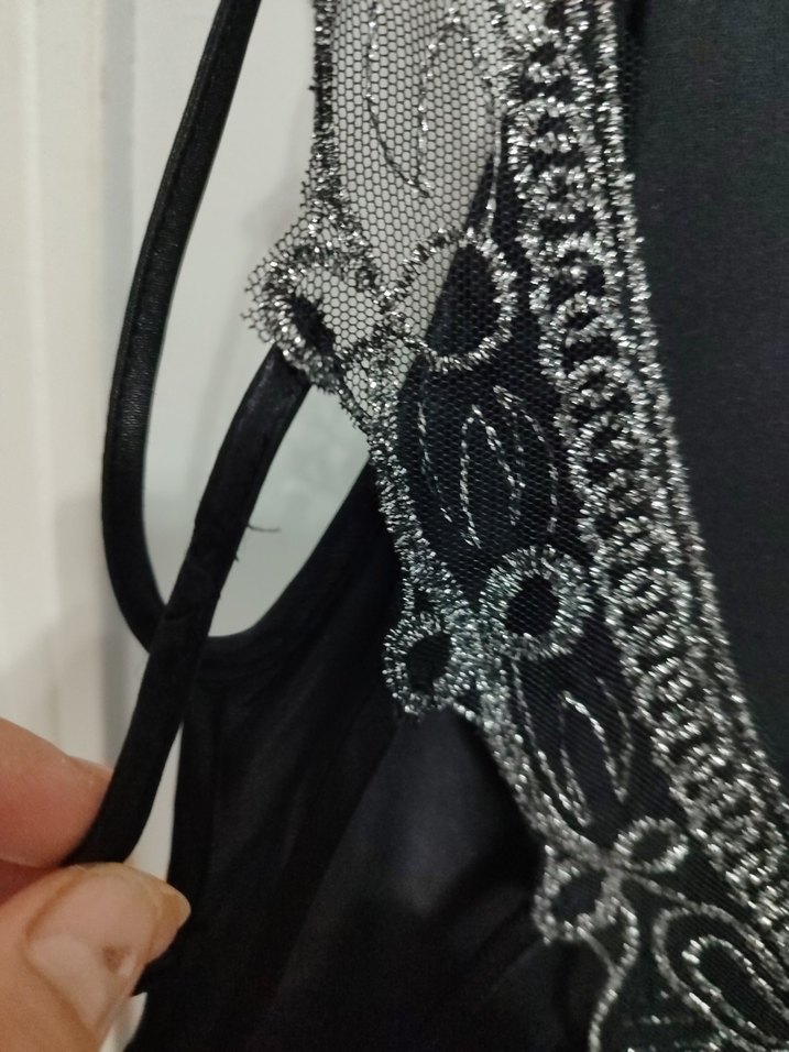 Siyah İşlemeli Uzun Gotik - Görsel 3