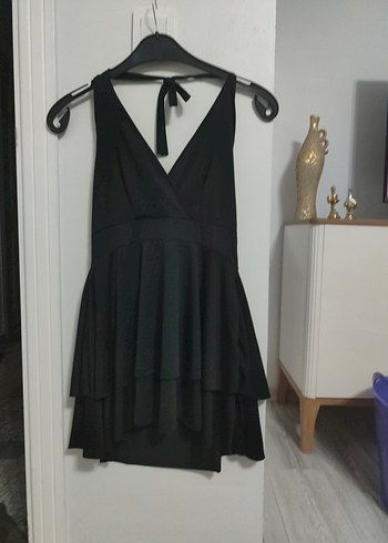 Siyah Mini V Yakalı Fırfırlı Gotik Elbise