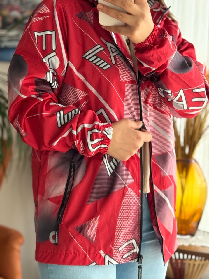 Kadın Kırmızı Kapüşonlu Fermuarlı Ceket - Görsel 3