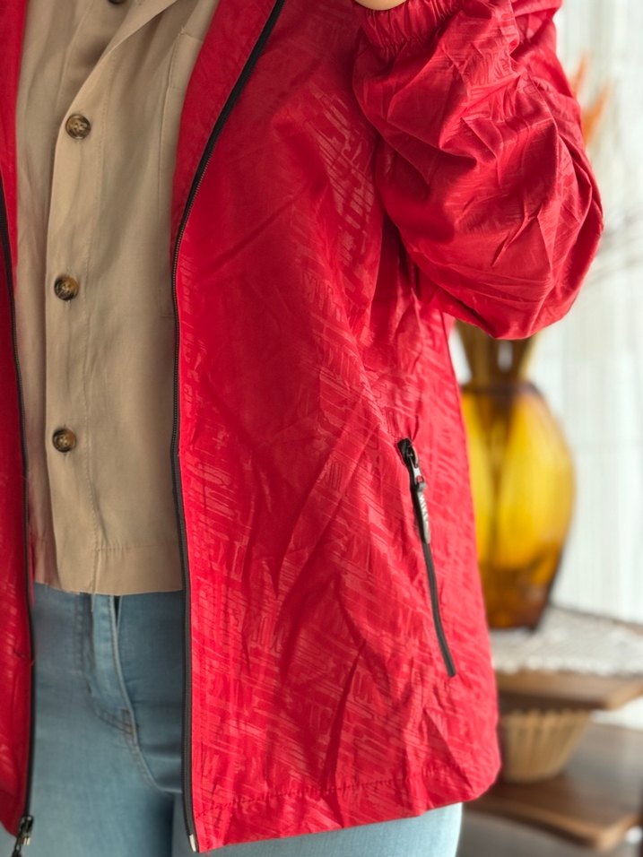 Kırmızı Kapüşonlu Fermuarlı Unisex Yağmurluk - Görsel 3