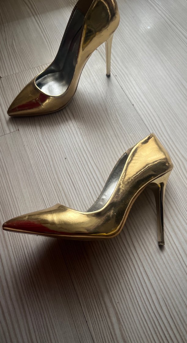 Parlak Altın Stiletto Topuklu Kadın Ayakkabı - Görsel 3