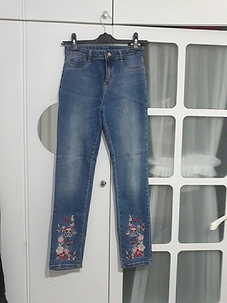 Kız çiçek desenli jeans+jeans pullu