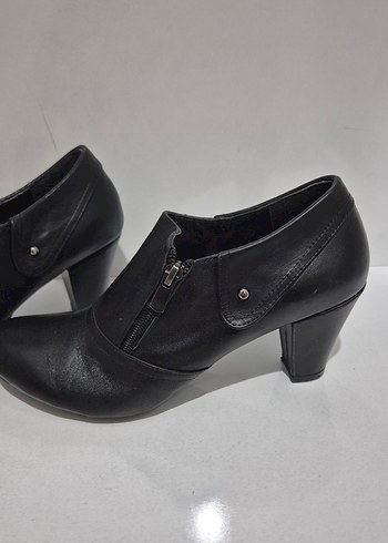 Nine West Siyah Deri Kadın Topuklu Bot