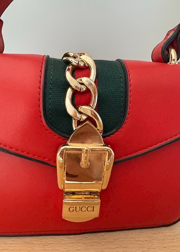 Gucci Zincir Detaylı Kırmızı Deri Kadın Çanta