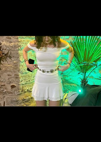 Bershka bershka beyaz fırfırlı elbise