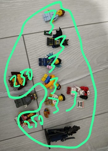 Çeşitli Renklerde Lego Minifigürler