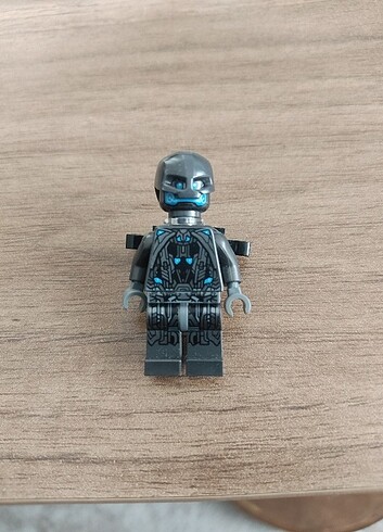 Diğer Ultron lego