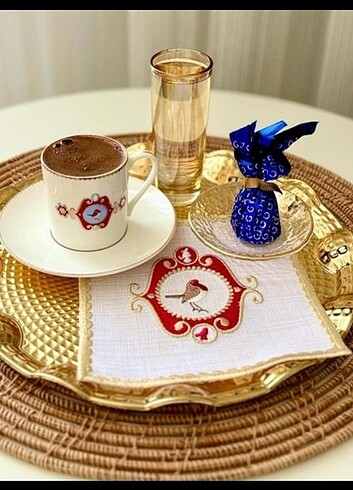 Beden kırmızı Renk #pipstudio kare #kuşlu #kahve #sunum #peçete 2'li