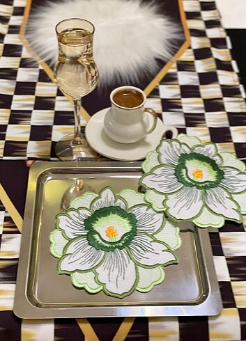 Zara Home 2''li lotus çiçeği nakışlı kahve sunum peçetesi