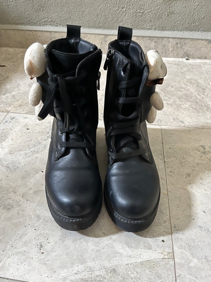 Siyah Deri Tokalı Goth Bot - Görsel 3