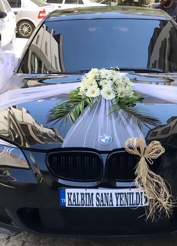 Düğün araba süslemesi paketin içeriği araba üstü çiçek, kapı kol