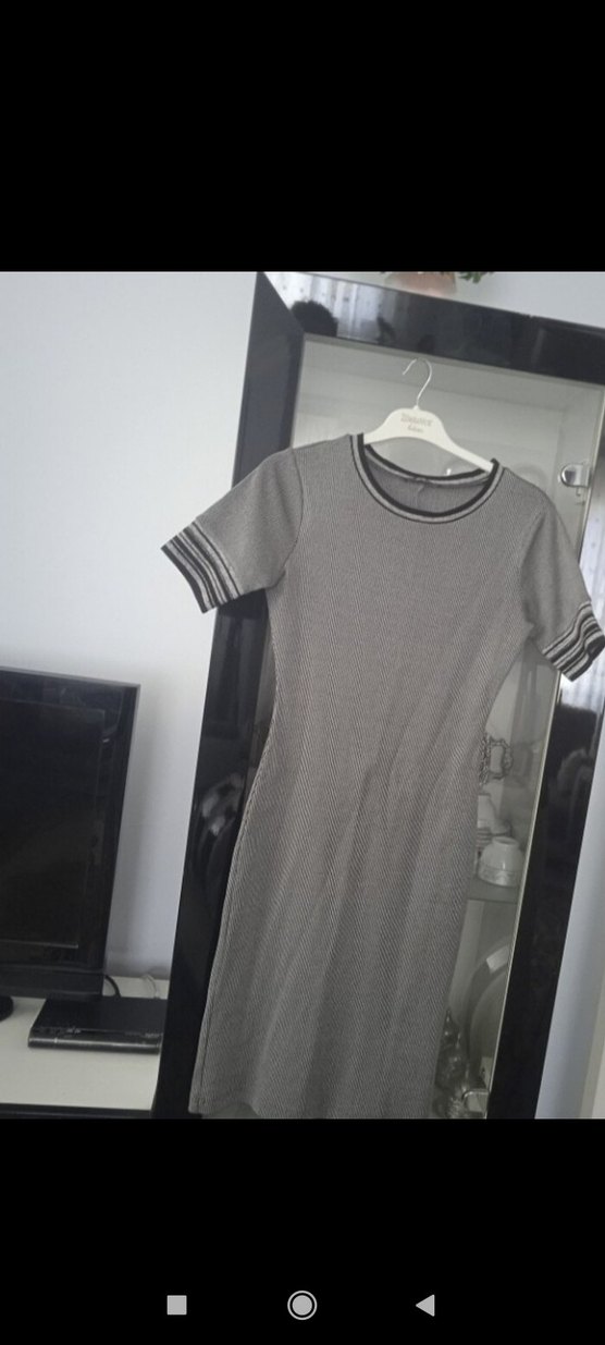 Gri Çizgili Kısa Kollu Midi Elbise - Görsel 2