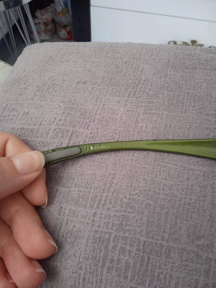 Şeffaf Gri Kadın Güneş Gözlüğü, Minimalist - Görsel 2