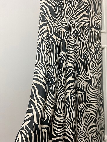 Zebra saten etek