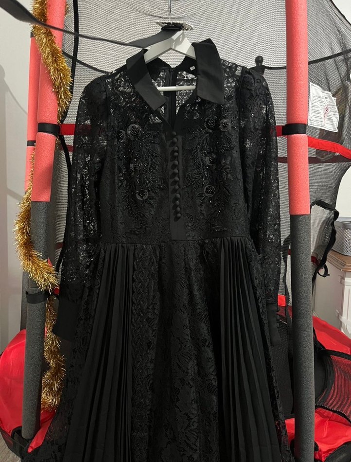 Dantel İşlemeli Siyah Uzun Kollu İthal Elbise - Görsel 4