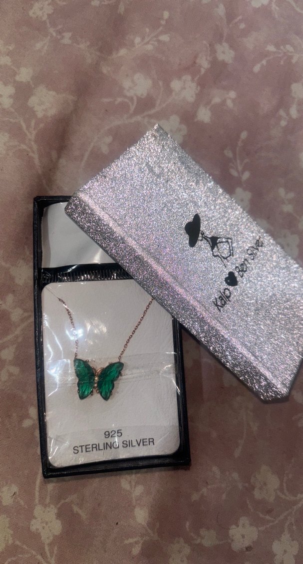 Yeşil Pul İşlemeli Kelebek Gümüş Kolye - Görsel 3