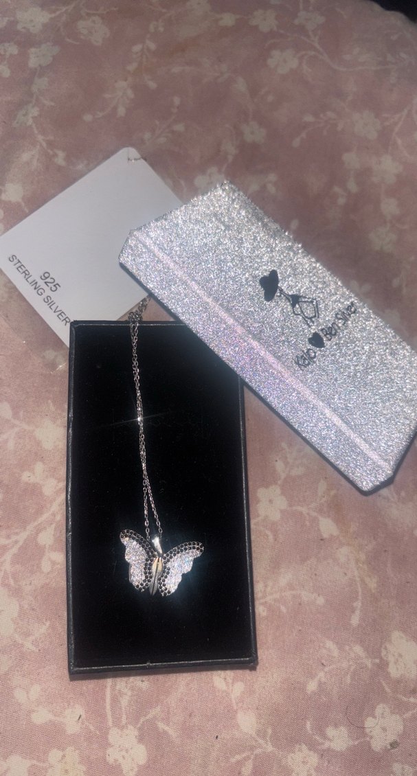 Gümüş kelebekli kolye - Görsel 2