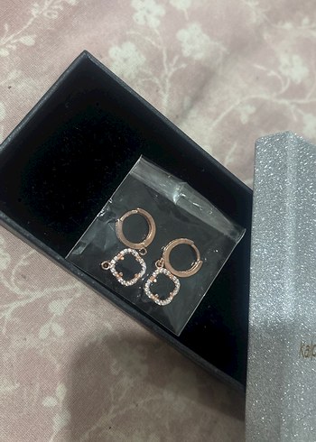 Pembe Mini Payetli Küpeler - Görsel 5