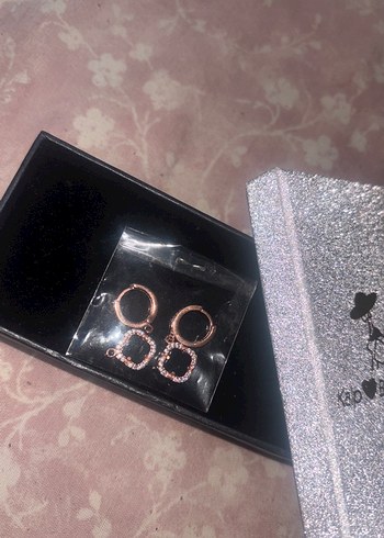 Pembe Mini Payetli Küpeler - Görsel 3