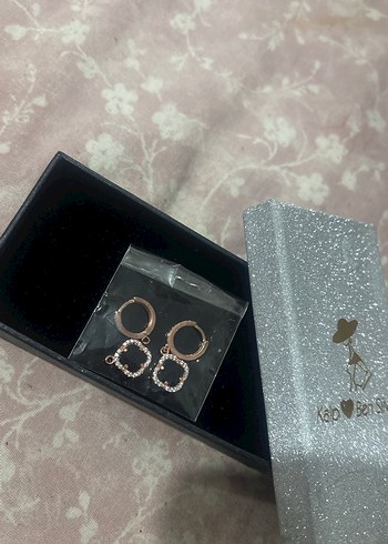 Pembe Mini Payetli Küpeler - Görsel 4