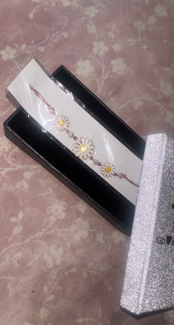 Altın Renkli Papatya Desenli Kadın Bileklik - Görsel 2