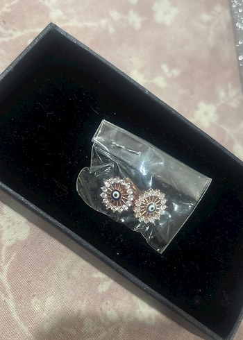 Bej Pul Detaylı Midi Küpe - Görsel 4