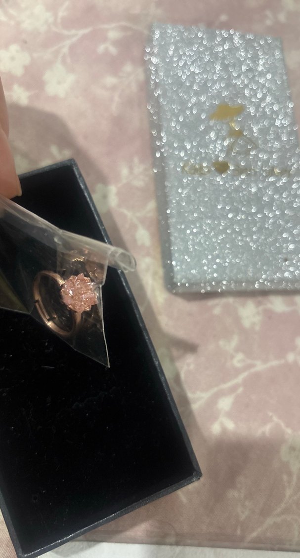 Pullu Altın Renkli Kadın Yüzük - Görsel 4