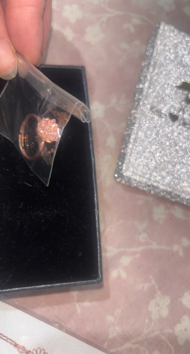 Pullu Altın Renkli Kadın Yüzük - Görsel 3