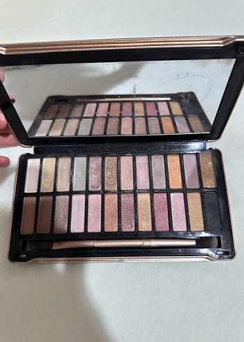 Bej Tonlarda aynalı fırçalı Göz Farı Paleti - Görsel 2