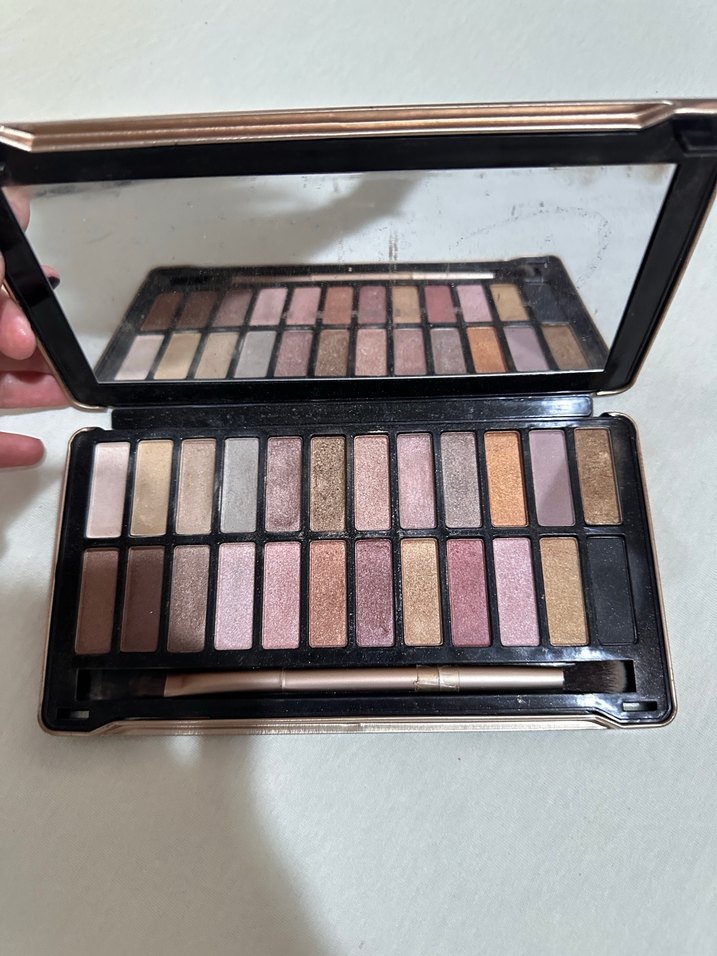 Bej Tonlarda aynalı fırçalı Göz Farı Paleti - Görsel 2